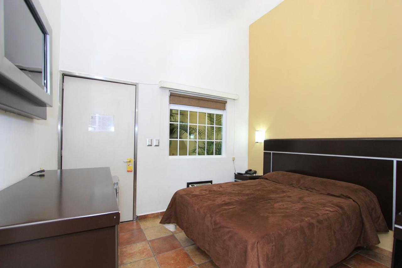Hotel 5 Inn Silao Exterior photo